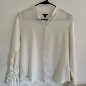 Ann Taylor dress shirt with bell sleeves detail